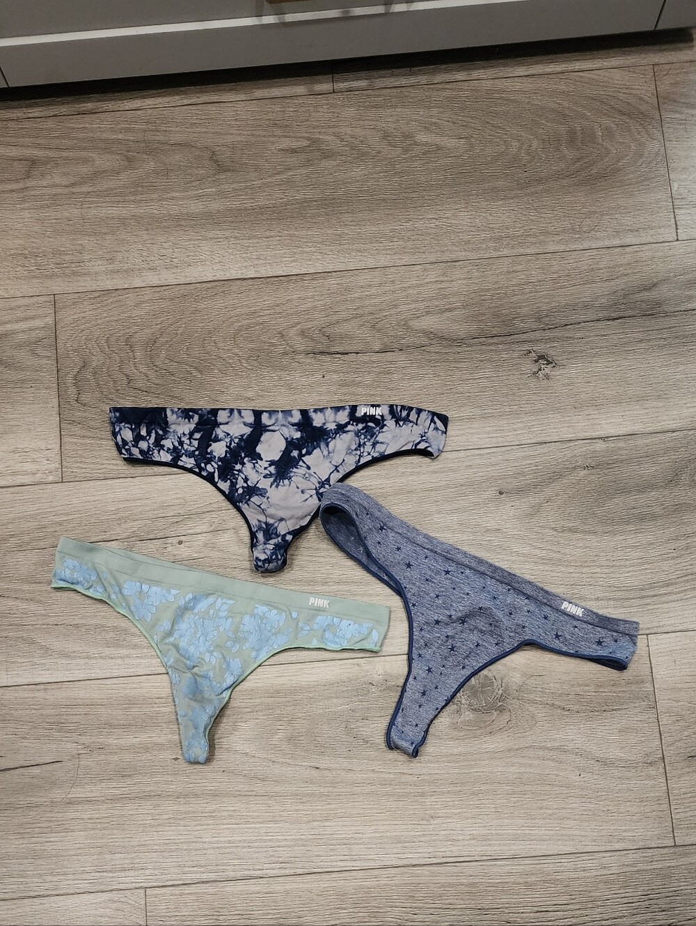 Victoria's Secret PINK Thong Set Of 3